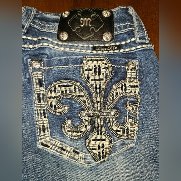 Miss Me Signature Capri Size 25 - Picture 5 of 10